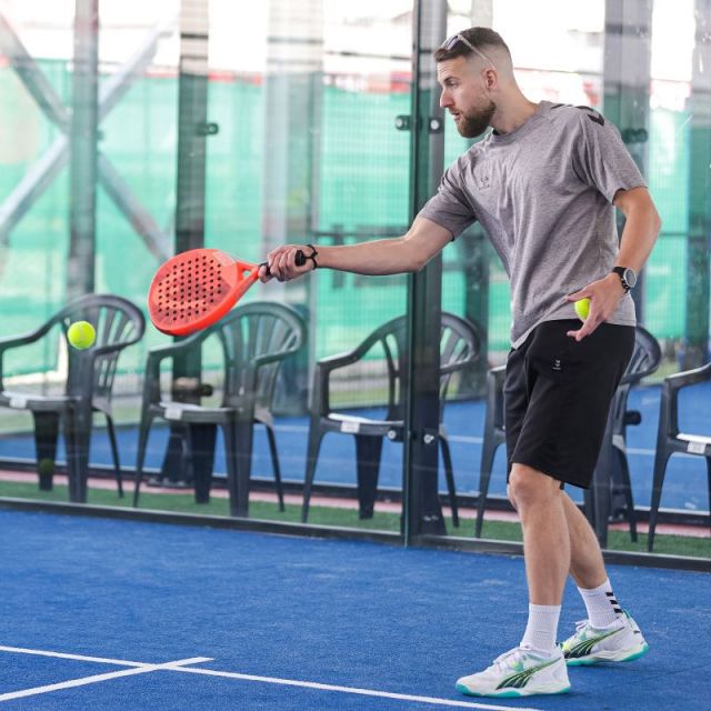 Zagrebaši se okušali u padelu na team-buildingu u Casa de Padel!